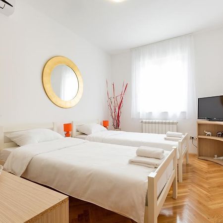 Dolce Vita Luxury Suites เบลเกรด ภายนอก รูปภาพ