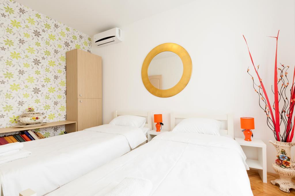 Dolce Vita Luxury Suites เบลเกรด ภายนอก รูปภาพ
